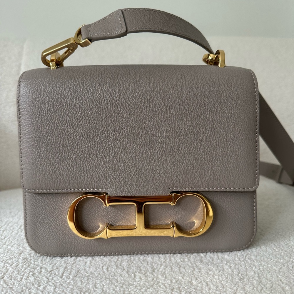 Elegant Cream Shoulder Bag - Picture 3 of 9